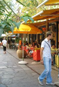 cafewalksmall (18K)